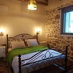 Σαλέ Stone House - πέτρινο *