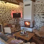 Σαλέ Stone House - πέτρινο