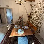Σαλέ Stone House - πέτρινο