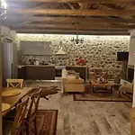Stone House - πέτρινο *