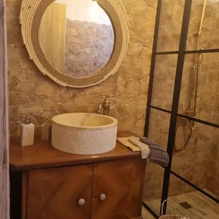 Stone House - πέτρινο Шале Aliartos